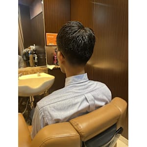 神田ビジネス - ヘアーモードキクチ 神田日銀通り店【ヘアーモードキクチ】掲載中