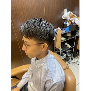 神田ビジネス - ヘアーモードキクチ 神田日銀通り店【ヘアーモードキクチ】掲載中