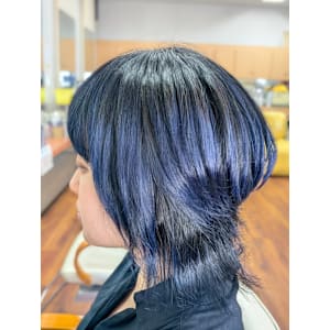 コバルト＆ラピスのウルフカット、素敵です。