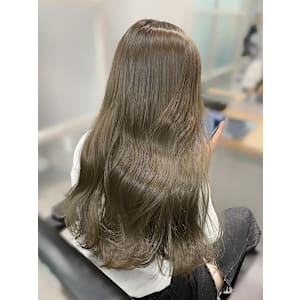 オリーブベージュ