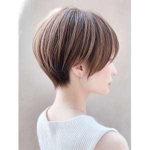 ショート くびれヘア ハンサムショート アッシュカラー