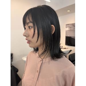 暗髪レイヤーカット