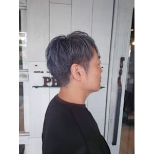 モノトーン系シルバーカラーで仕上げるツーブロックカット - PHYSICS【フィジックス】掲載中