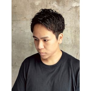 ピンパーマ ツイストスパイラル  ツーブロック 刈り上げ