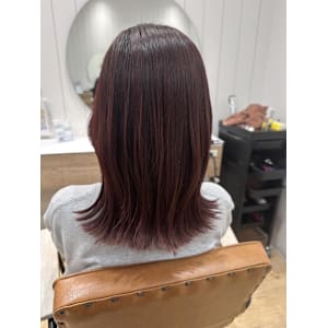 外ハネ／くびれスタイル／透明感カラー