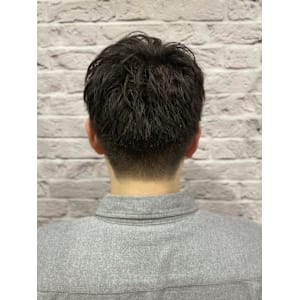 ナチュラル束感ツーブロックビジネスショート