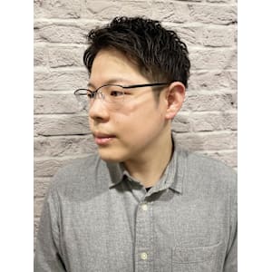 ナチュラル束感ツーブロックビジネスショート