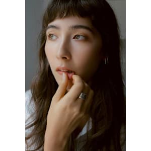 ベビーバング×ゆるウェーブロングで垢抜けヘアに