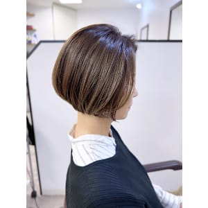 ハイライト透明感？白髪ぼかし✖️丸み前下がりショートボブ