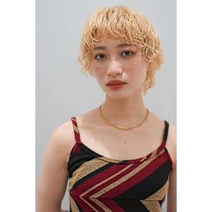 ブリーチパーマでつくる　ニュアンス感満載な垢抜けヘア