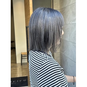 無彩色グレーカラー