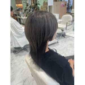 シルバーヘア／ウルフヘア／アンブレラカラー／ロングウルフ