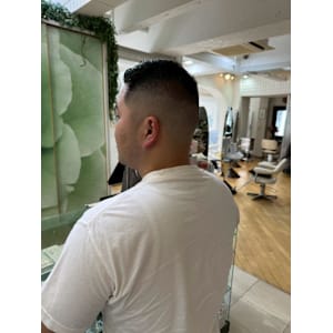 【刈り上げ】 - Of HAIR Jiyugaoka【オブヘアジユウガオカ】掲載中