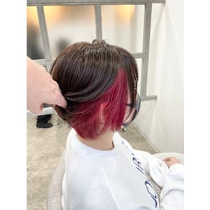 インナーカラー×ショートボブスタイル