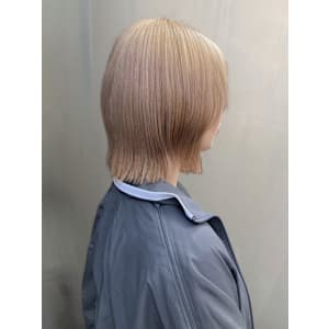 ハイトーン ブリーチ 抜きっぱなしブロンド 外ハネボブ