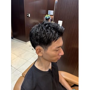 神田ビジネス - ヘアーモードキクチ 神田日銀通り店【ヘアーモードキクチ】掲載中