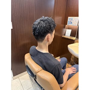 神田ビジネス - ヘアーモードキクチ 神田日銀通り店【ヘアーモードキクチ】掲載中