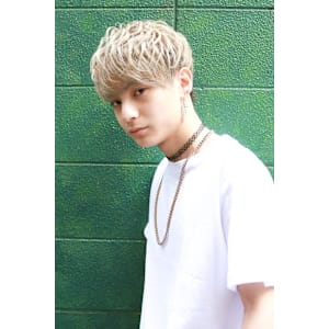 ホワイトブロンド×マッシュ/メンズ - SOURCE 茨木【ソース イバラキ】掲載中