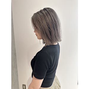 大人ボブ切りっぱなしボブ外ハネボブミルクティーアッシュグレー - YOKE【ヨーク】掲載中