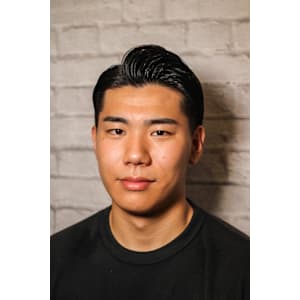 ツーブロ、ジェルできっちりスタイル