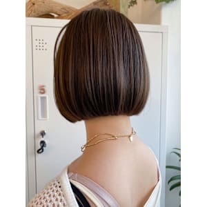 襟足ギリギリスッキリボブ