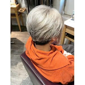 シルバーアッシュショート