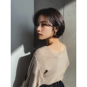 透けバング×美フォルム大人ショート　