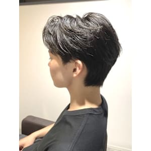 シルエット美際立つメンズマッシュショート