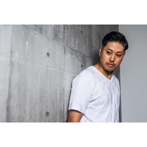 サイドパートスタイル