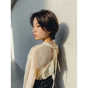 ハンサムさ漂うタイトな大人ショート