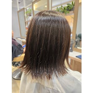 透明感ある落ち着いたヘアカラー