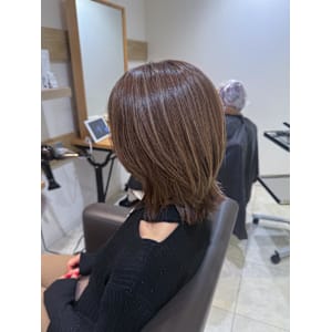 白髪ぼかし細めハイライト30代40代50代セミディ - Mira by KENJE【ミラバイケンジ】掲載中