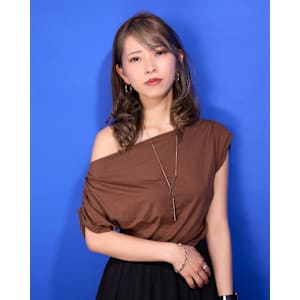 Smoky Mode｜グレーは魅力のかたち。レイヤー×透明感