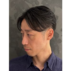 癖毛を活かしたセンターパート