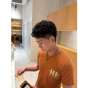 メンズパーマ - ENTER 天神店 髪質改善/ケアブリーチ/ダブルカラー【エンター テンジンテン カミシツカイゼンケアブリーチダブルカラー】掲載中