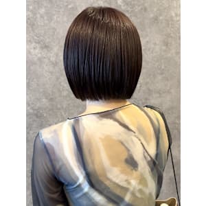 20代/透明感カラー/ミニボブ/前髪ありボブ/縮毛矯正