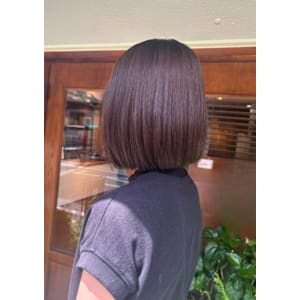 髪質改善で叶う、艶感ボブの美しさ