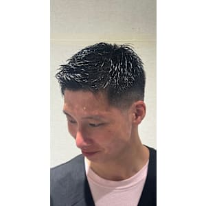 サイドパート - ヒロ銀座バーバーショップ大阪本店【ヒロギンザ バーバーショップオオサカホンテン】掲載中