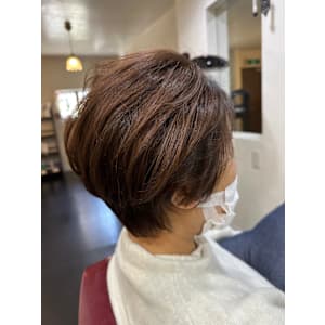 ハイライト・グレイ（白髪染め）カラー・ショートスタイル