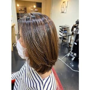 ハイライト・白髪ぼかしスタイル