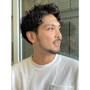 大人男性◎ツーブロックセンターパートスタイル