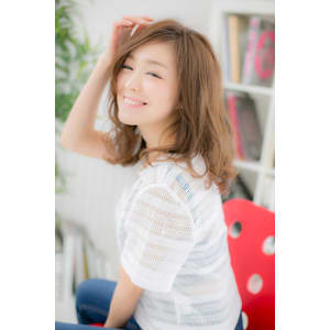 ラフな動きに大人のカワいさ♪　sweetミディアムカール3