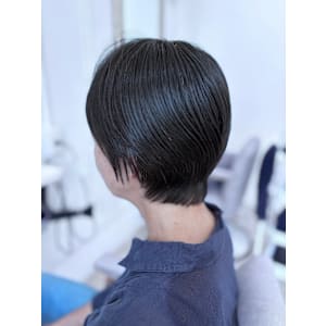 襟足すっきり◎大人女性の美シルエットショート