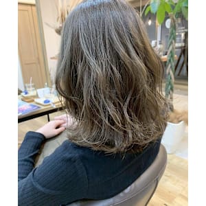 春カラー×オリーブ系カラー