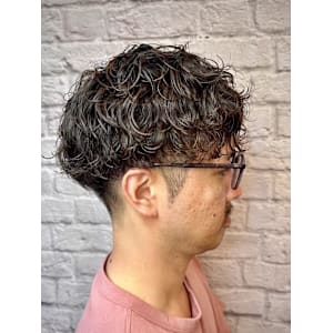 ボリュームアップ！強めパーマ