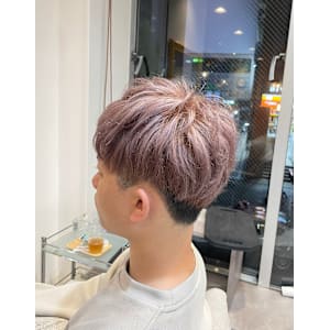 メンズショートマッシュ×ダブルカラーピンク - AUTHEN.HAIR【オーセンヘアー】掲載中