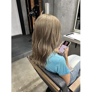 ヘーゼルベージュ