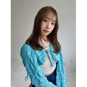 ケイ＊オリーブベージュ　顔まわりカット