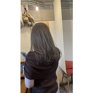 透明感グレージュ