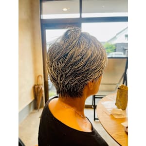 グレイヘアレイヤーショート - spa×care HARE-ハレ-【ハレ】掲載中